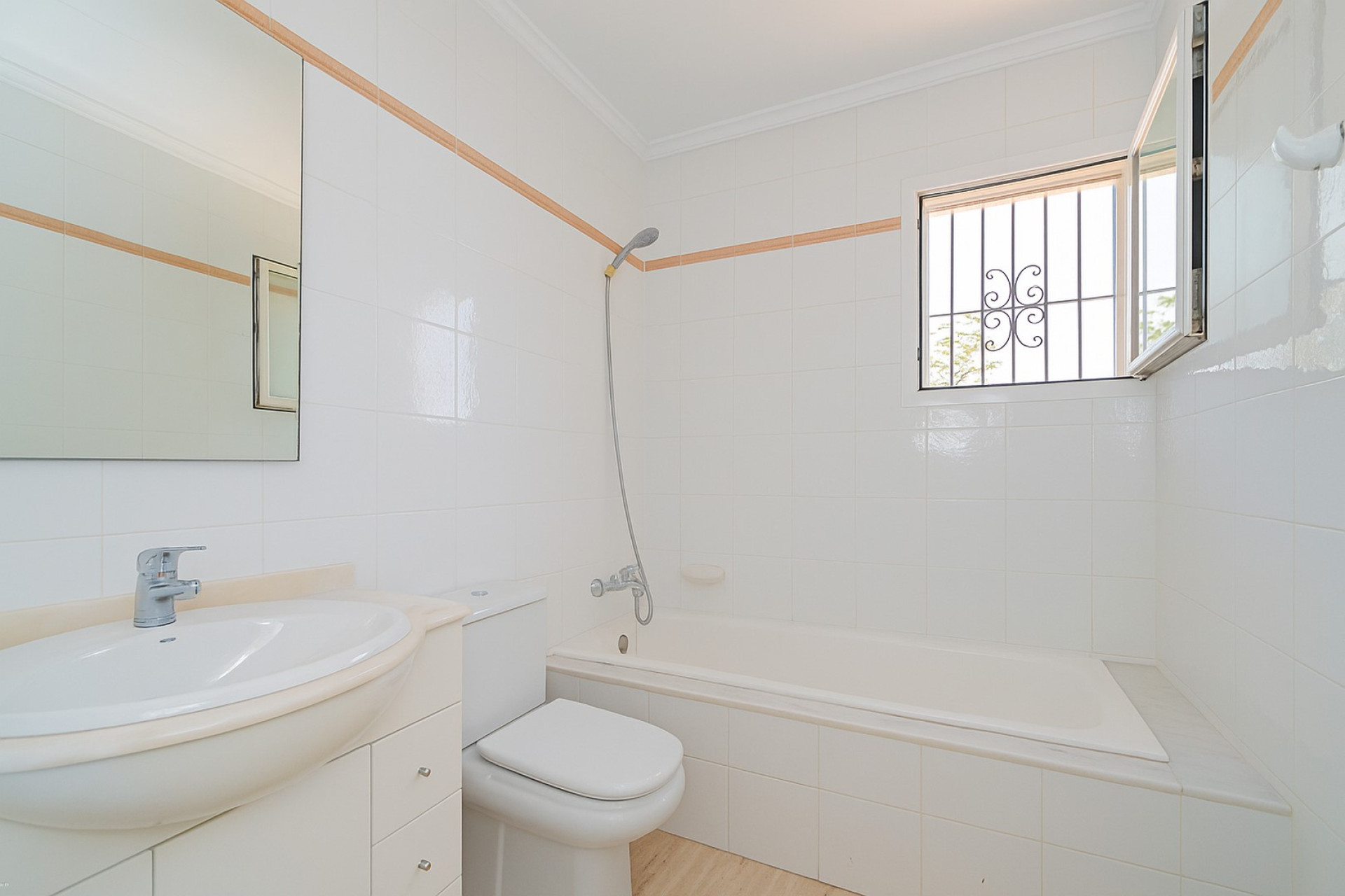 Resale - Villa - Moraira