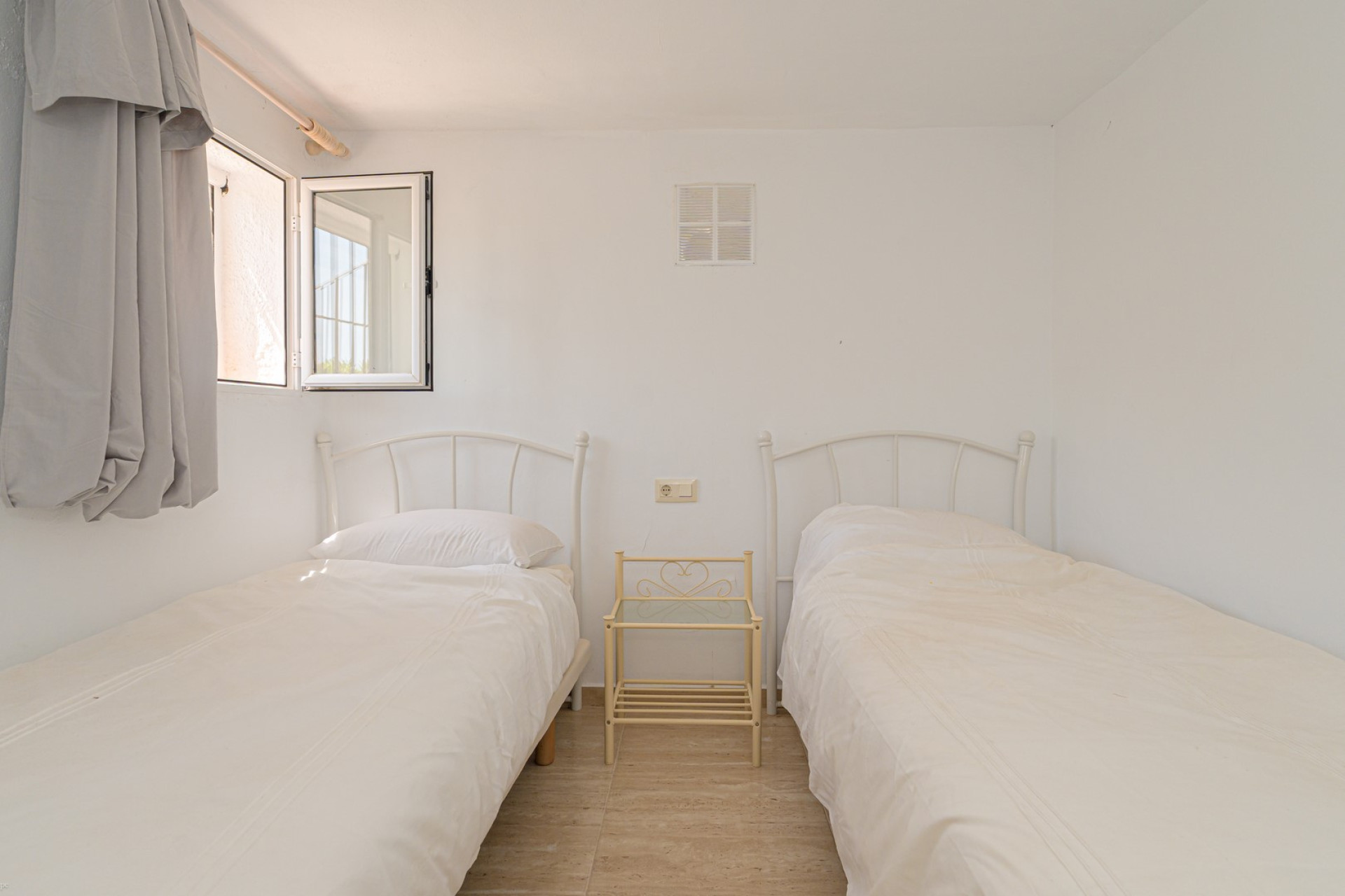 Resale - Villa - Moraira
