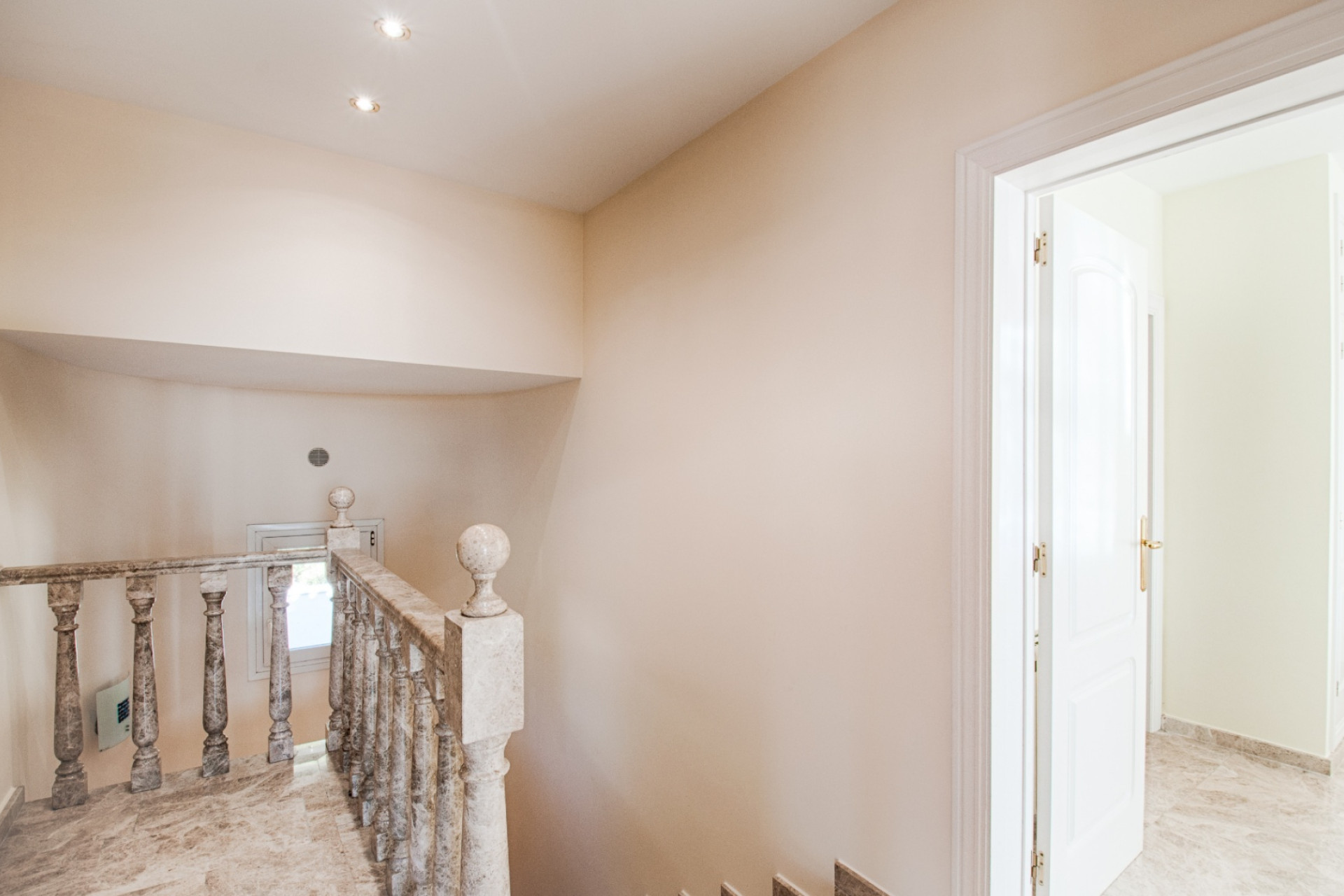 Resale - Villa - Moraira