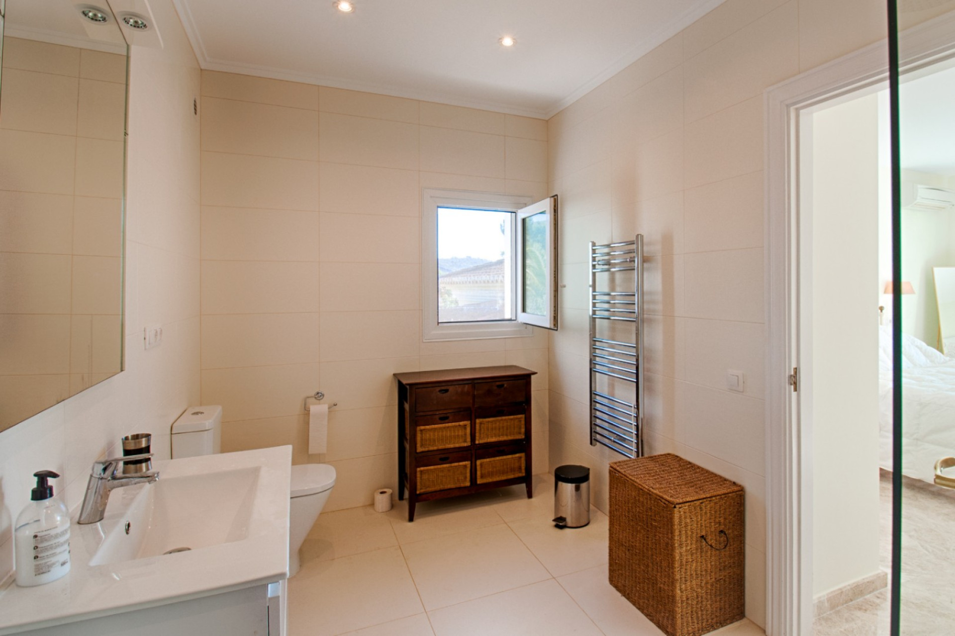 Resale - Villa - Moraira