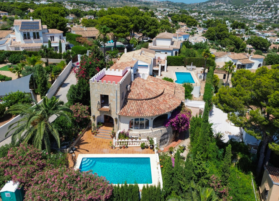Resale - Villa - Moraira