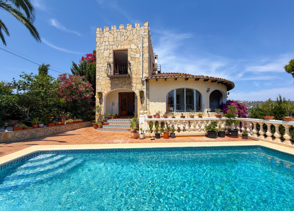 Resale - Villa - Moraira