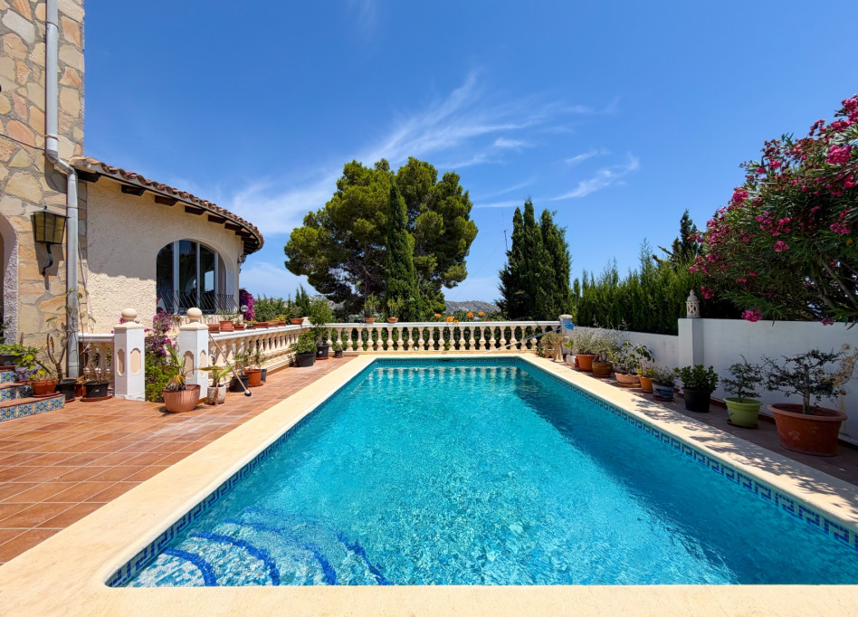 Resale - Villa - Moraira
