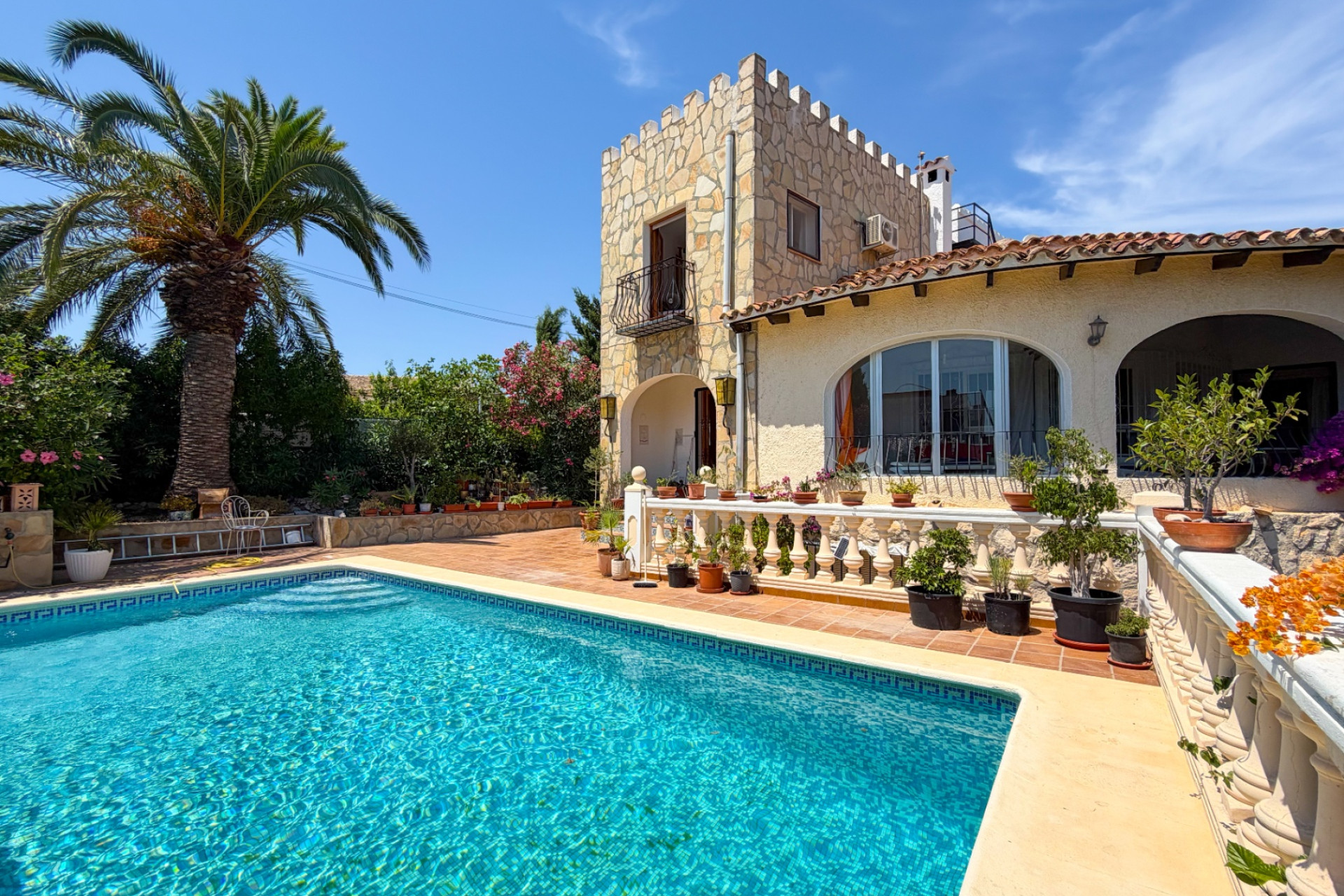 Resale - Villa - Moraira