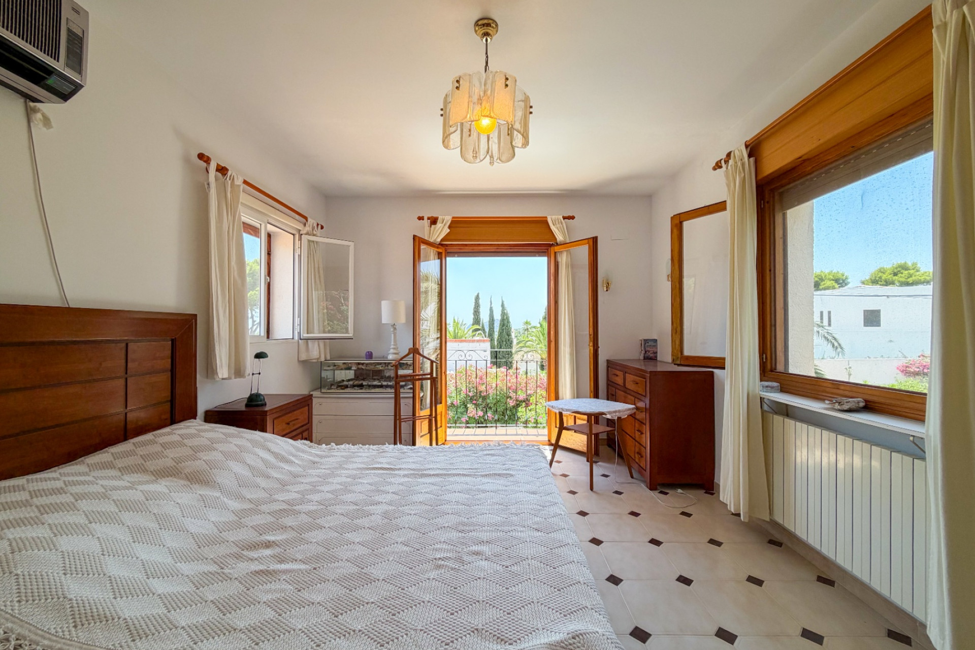 Resale - Villa - Moraira