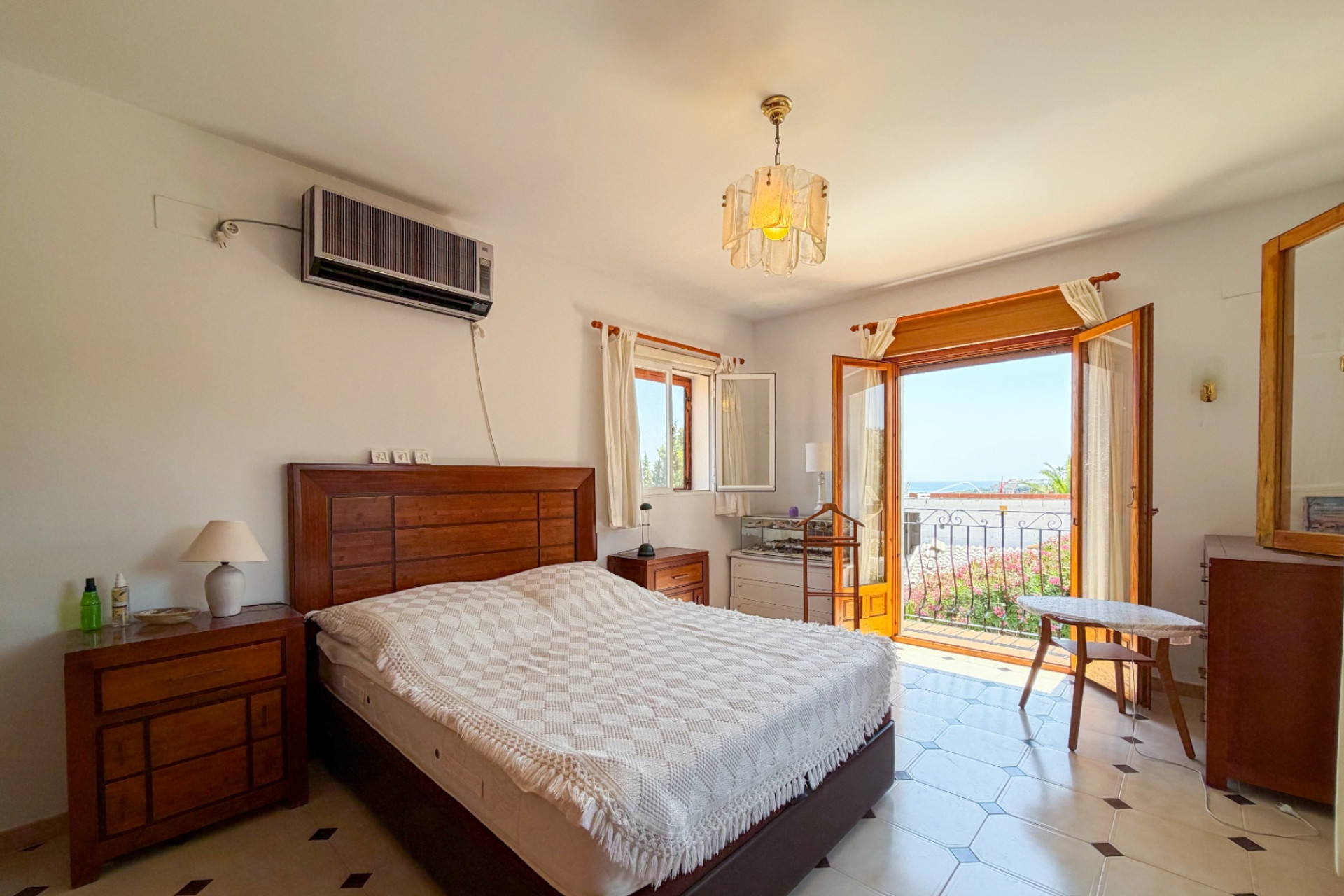 Resale - Villa - Moraira