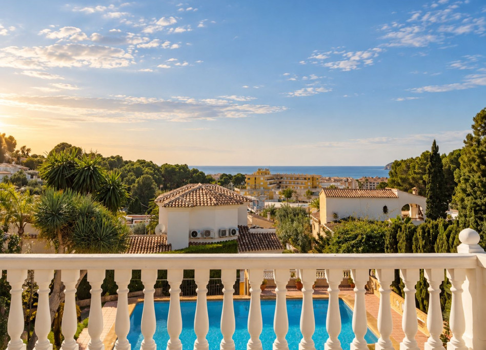 Resale - Villa - Moraira