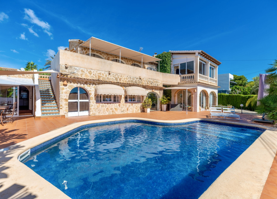 Resale - Villa - Moraira