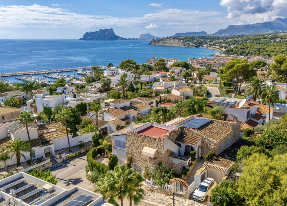 Resale - Villa - Moraira