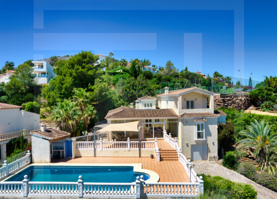Resale - Villa - Pedreguer