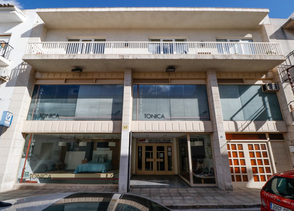 Reventa - Local comercial - Benissa - Center