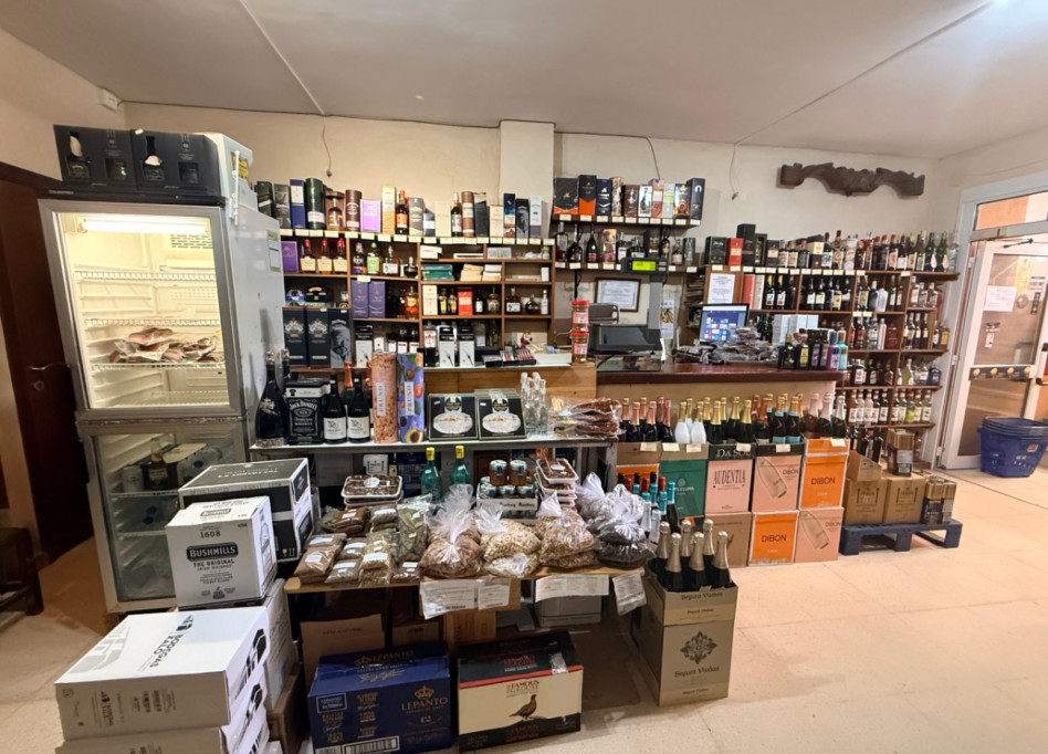 Reventa - Local comercial - Moraira - Centro