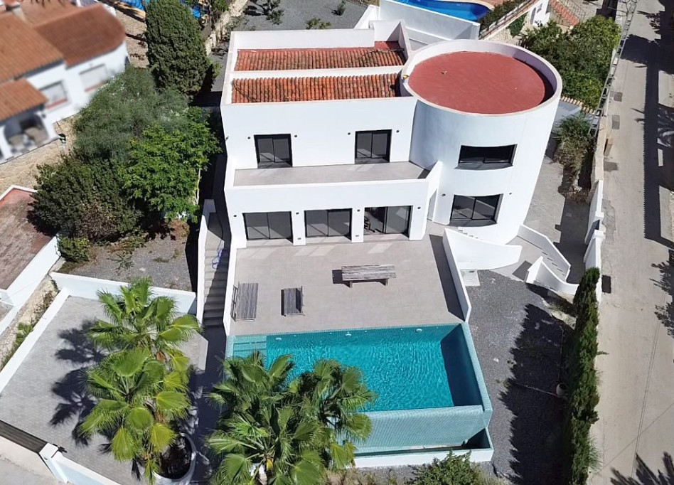 Resale - Villa - Moraira