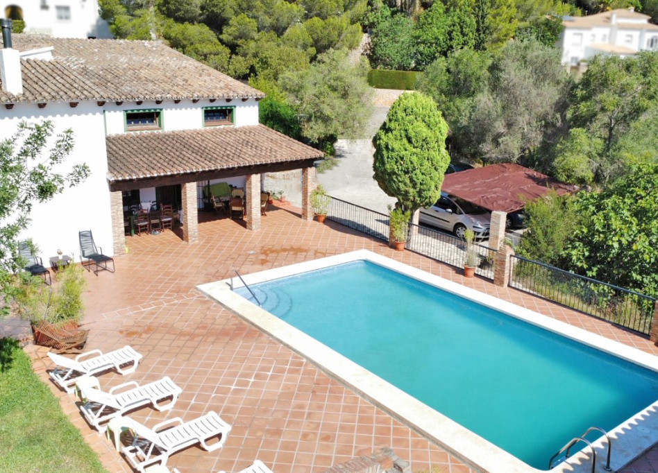 Resale - Villa - Denia