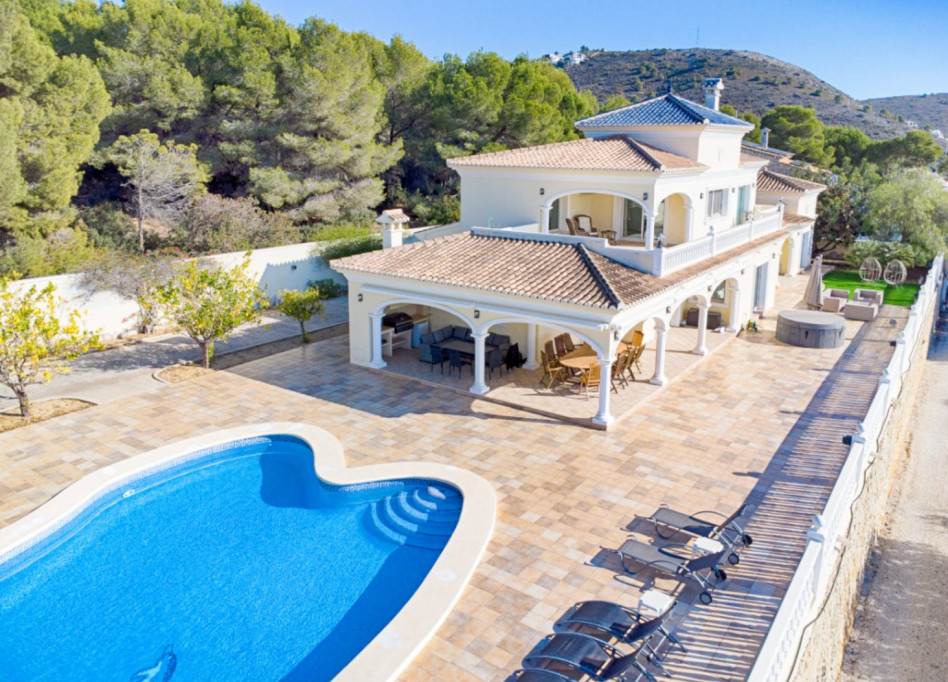 Resale - Villa - Moraira