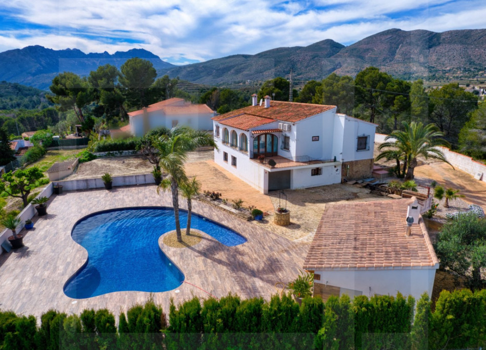 Resale - Country House / Finca - Benissa