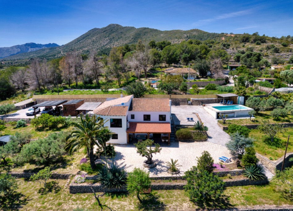 Resale - Country House / Finca - Benissa