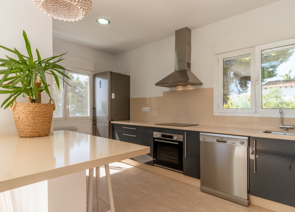 Resale - Villa - Moraira - Benimeit