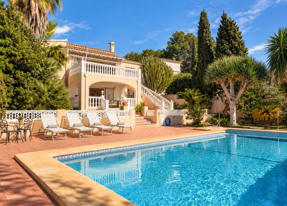 Resale - Villa - Moraira