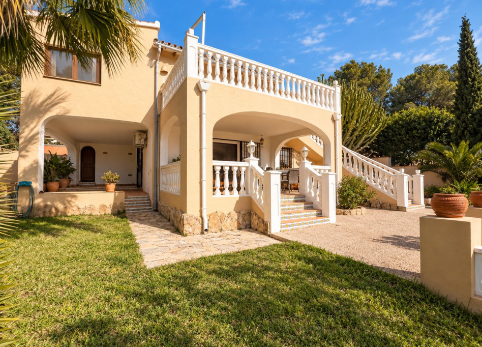 Resale - Villa - Moraira